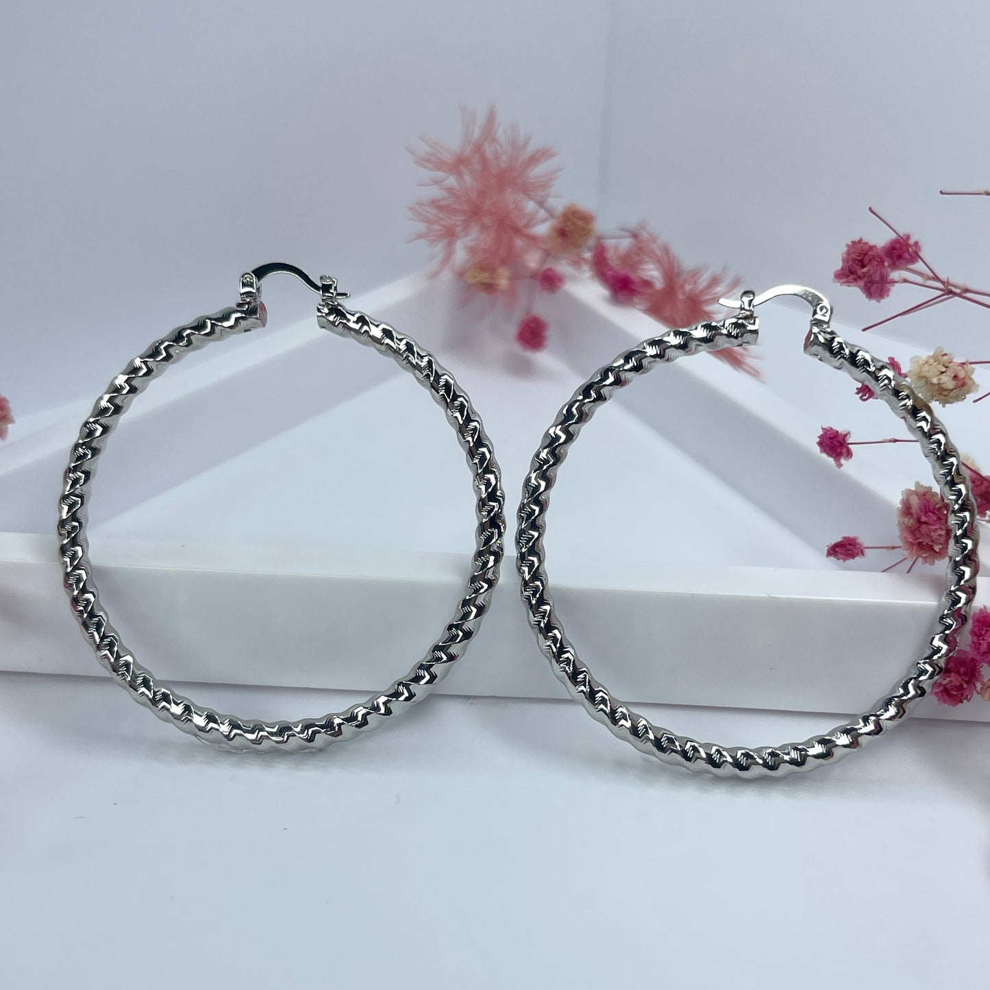 Amorcita Silver Hoops