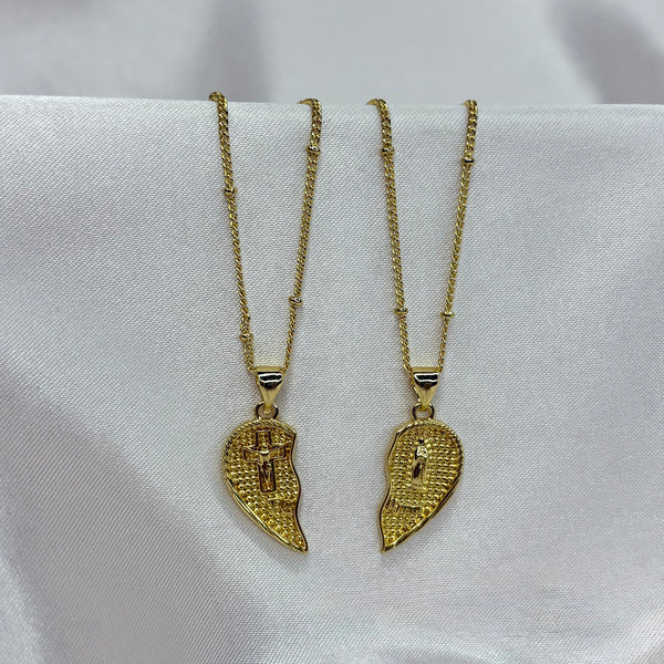 Te Amo Necklace Set